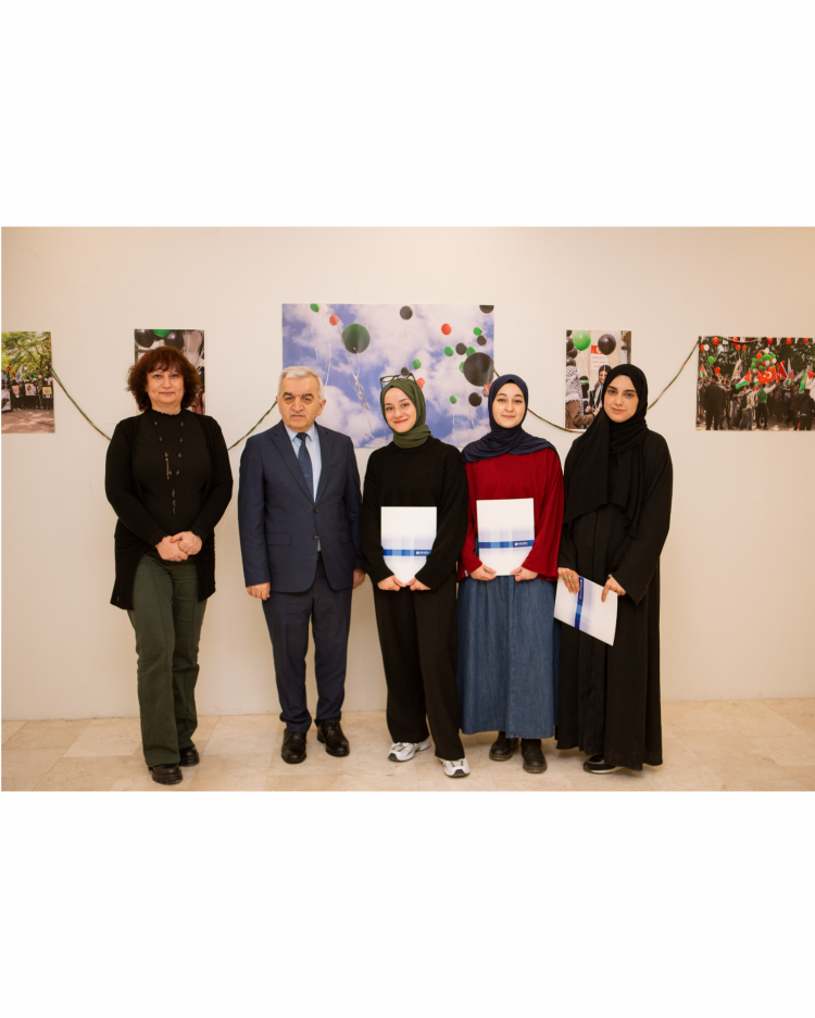 “Nehirden Denize Özgür Filistin” adlı fotoğraf sergisi açıldı.